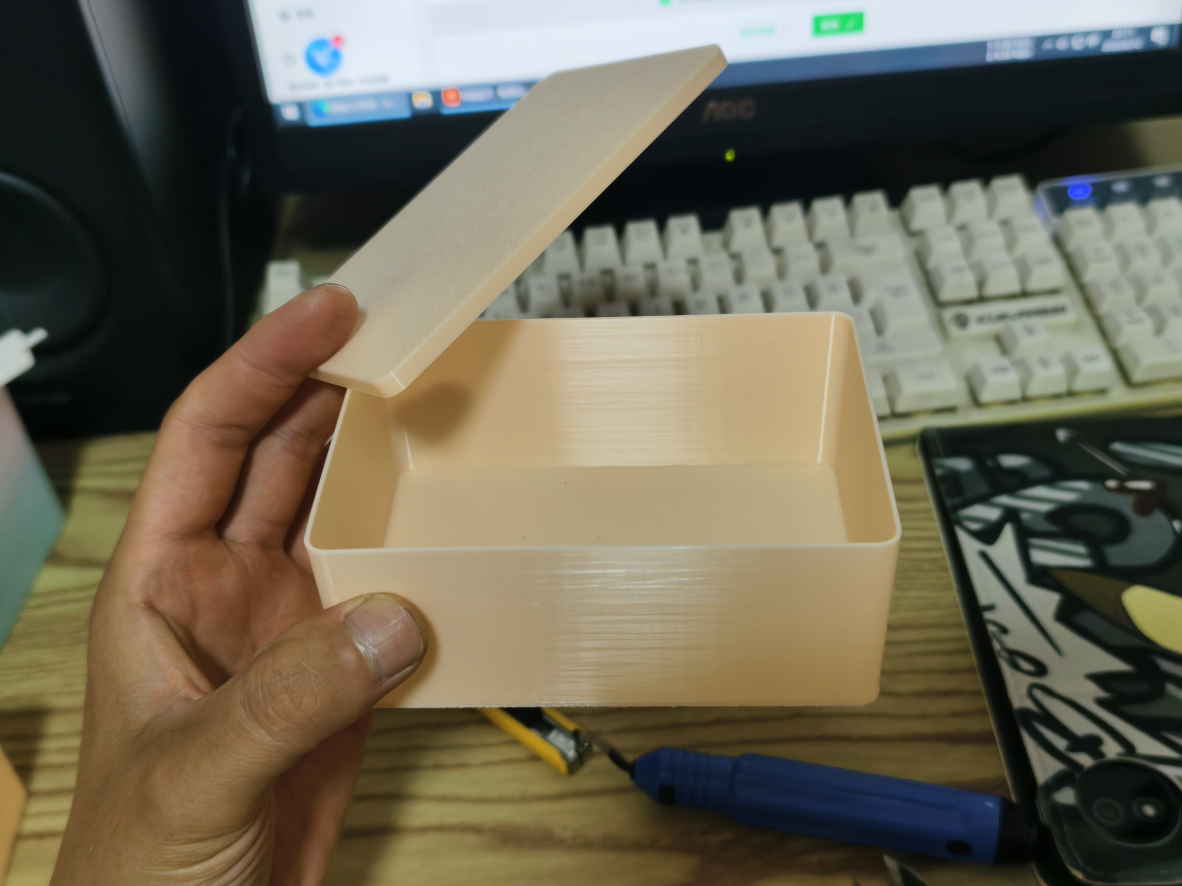Miniatura 1 do modelo 3D 带盖收纳盒，省料壁厚1mmm，极简行程成功率高，更新镂空版