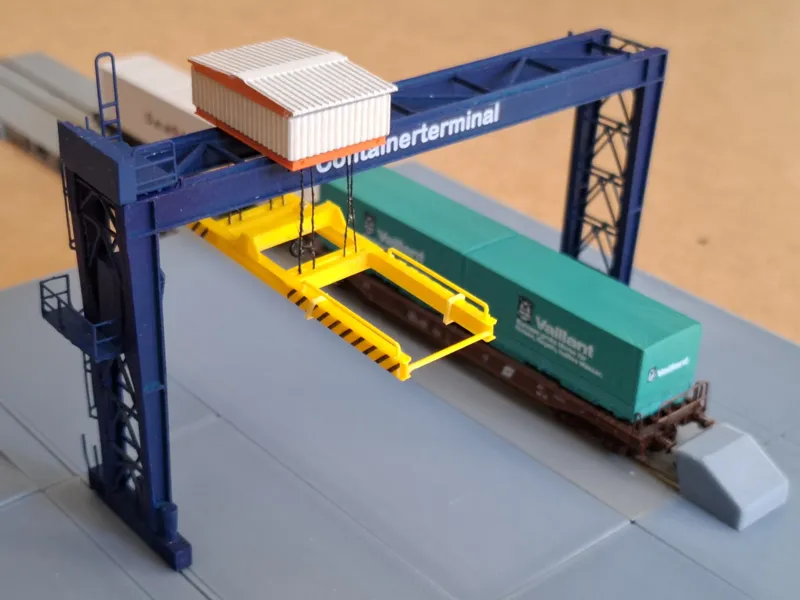 Containercrane from Lohseplatz