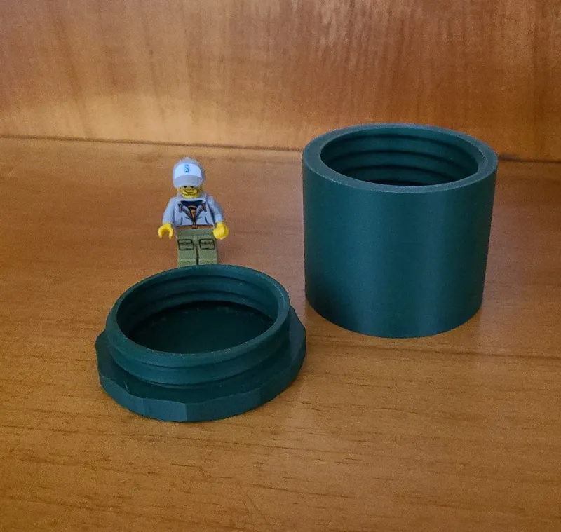Threaded Container