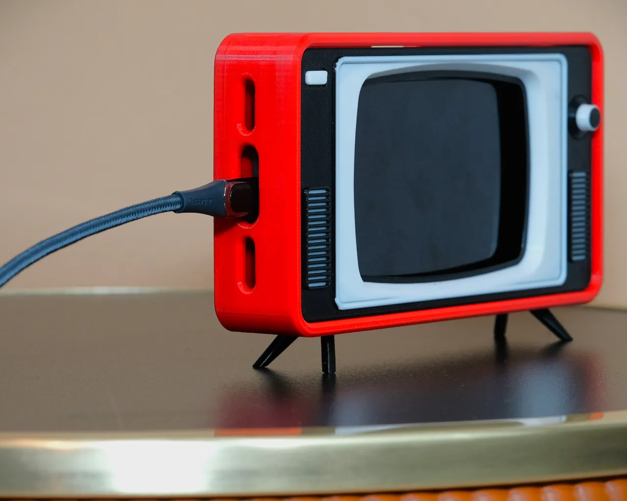 Retro TV Smartphone Stand view 4