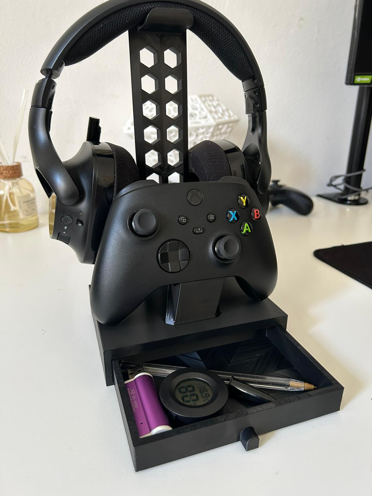 Miniatura 4 do modelo 3D Modular Headset & Controller Stand