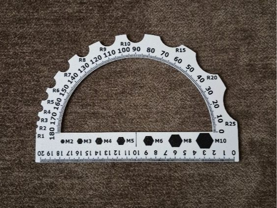 ruler 20cm + protractor+ radius