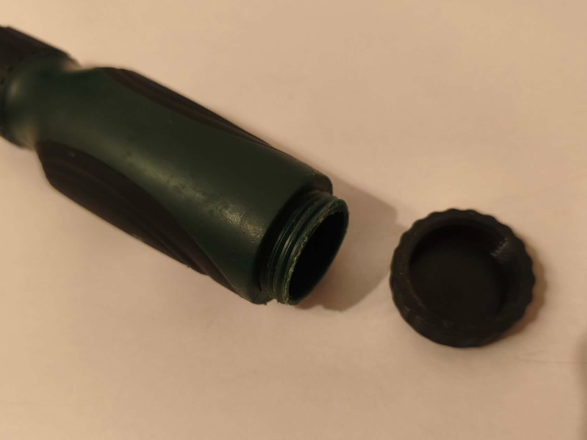 šroubovák bosch krytka