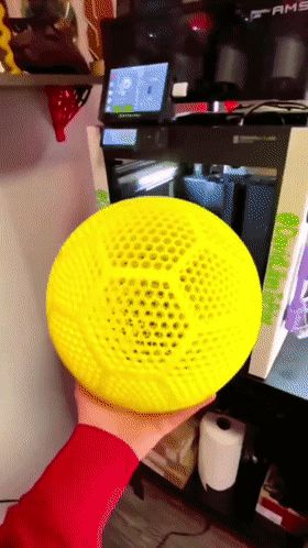 football(能踢足球）