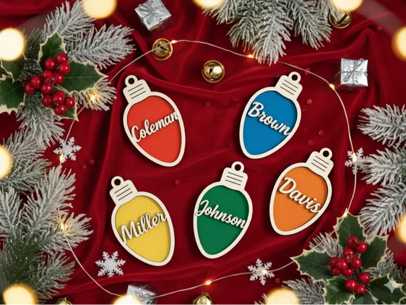 Personalized Christmas Bulb Ornament - Keychain