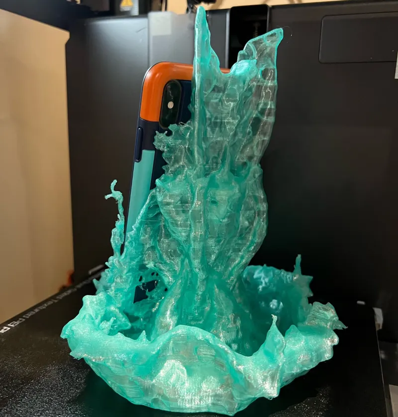 Dynamic Splash Phone Holder!