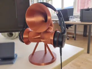 "GramoStand" – Headphone Stand and Sound Amplifier