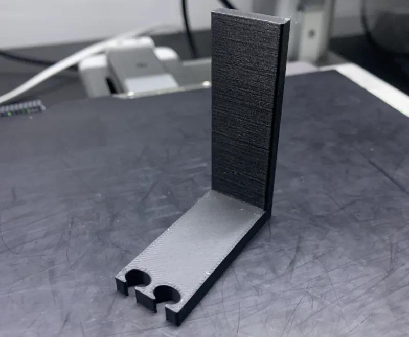 Simple dual cable holder