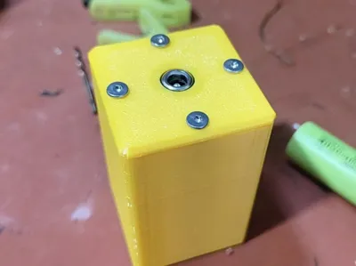 8.4v, 4.2v, and 12v temporary battery case. Uses 18650 batteries.