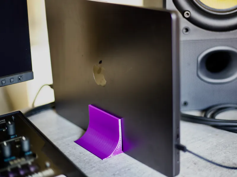 Macbook pro 16 vertical stand (yet another one)