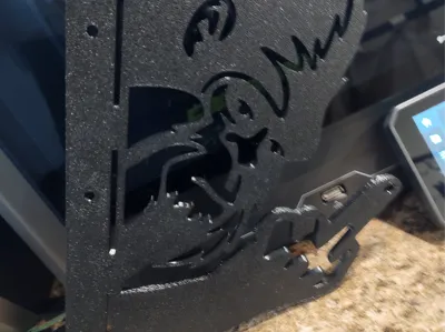 Peeking Bigfoot