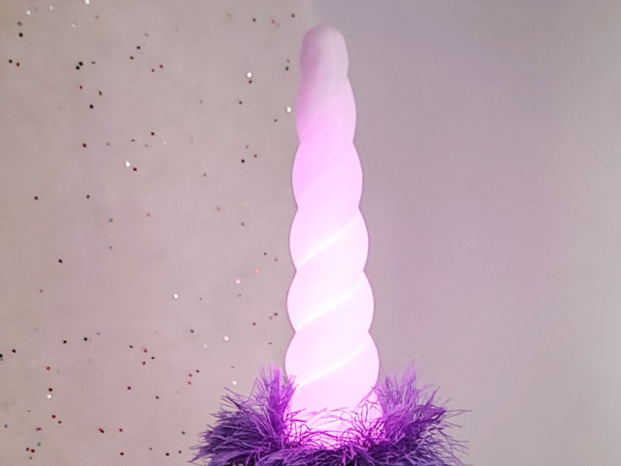 6in Unicorn Horn w/ Twist on attachment, Glowstick 3D model