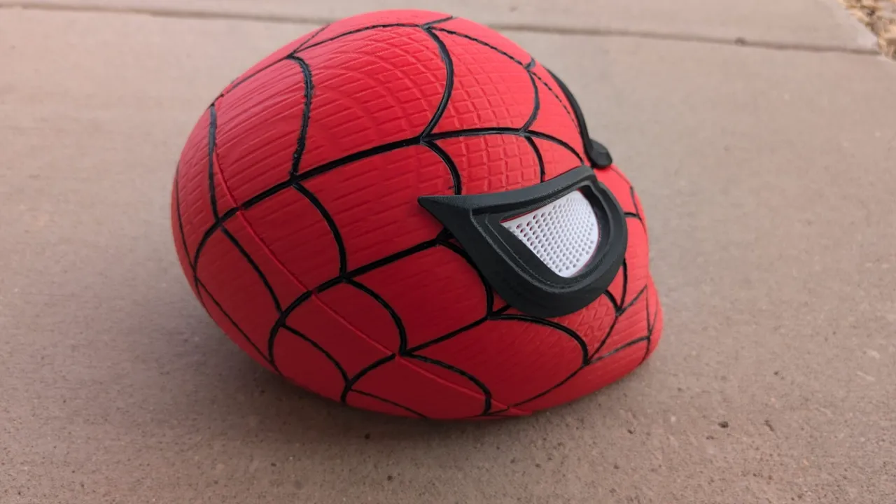 Classic Spider-Man Helmet Inspired view 2