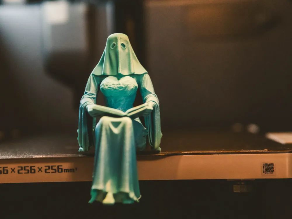 Ethereal Ghost Reader - Free 3D Print Model - MakerWorld