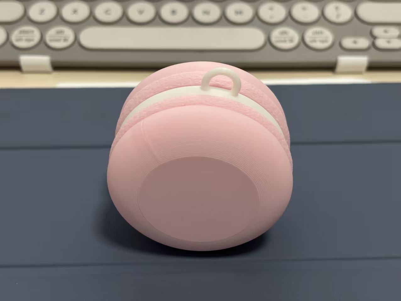 Miniatura 4 do modelo 3D 可爱马卡龙卷线盒 数据线收纳
