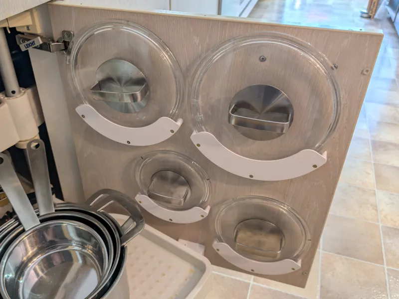 Parametric / customizable pot lid mounts  