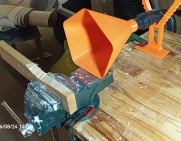 Modelo para impresión 3D: Universal Dust Funnel | Absaugung & Schlauchhalter — vista de referencia 4