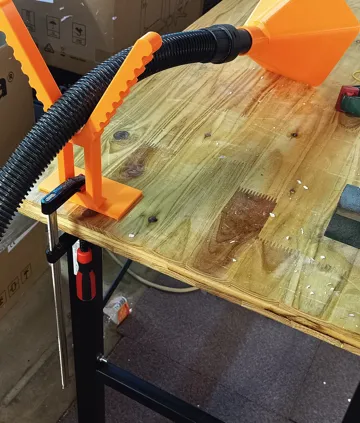 Modelo para impresión 3D: Universal Dust Funnel | Absaugung & Schlauchhalter — vista de referencia 3