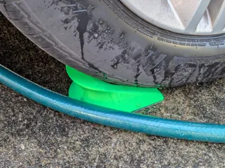 Simple Car Tire Hose Guide