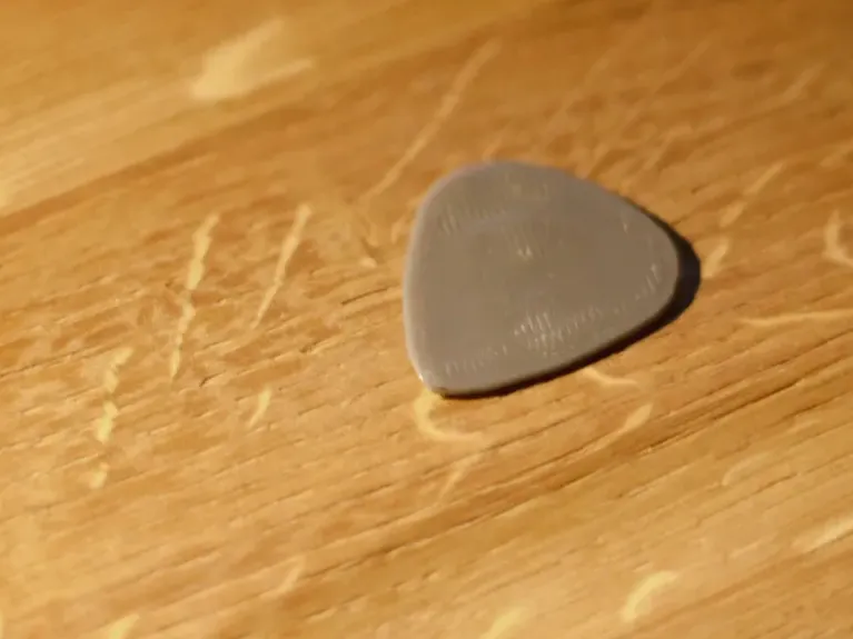 Guitar pick/ plektrum