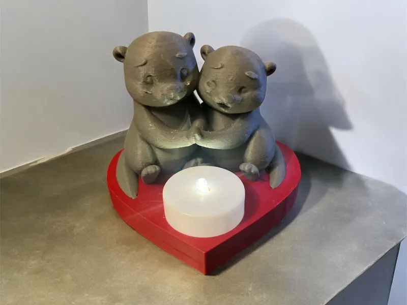 Otterliebe – Herz-Teelichthalter mit Kuschel-Otter