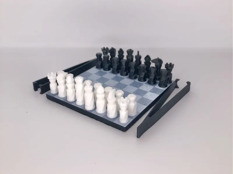 Mini magnetic chess set