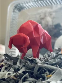 Taureau à l'attaque low poly — photo 2