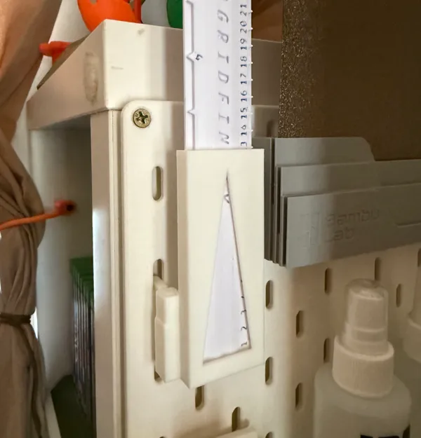 Support de règle pour Skadis