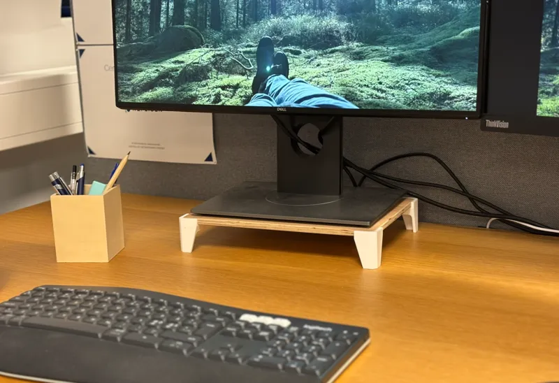Minimalistic Legs for Monitor Stand