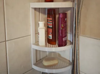 Modulare Duschhalterung für Shampoo und Seife