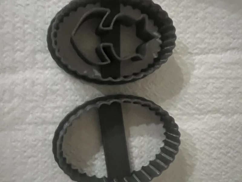 Ruffled tulip cookie cutter