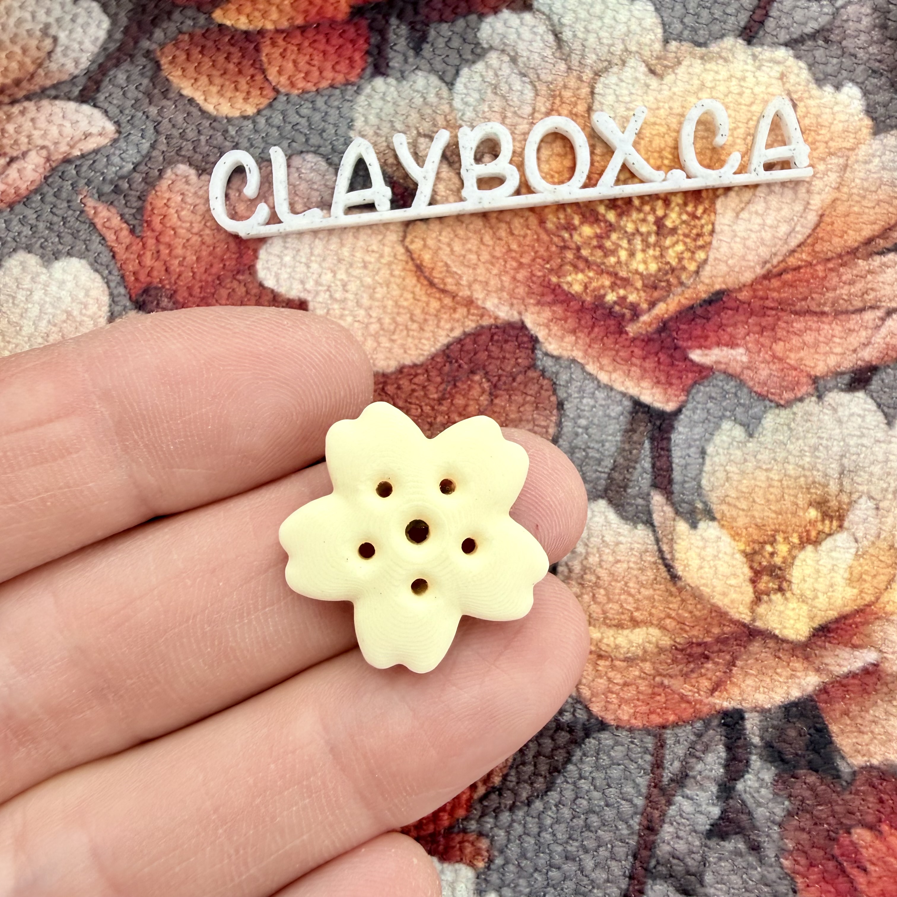 Miniatura 2 do modelo 3D Cherry Blossom Button – Decorative Button