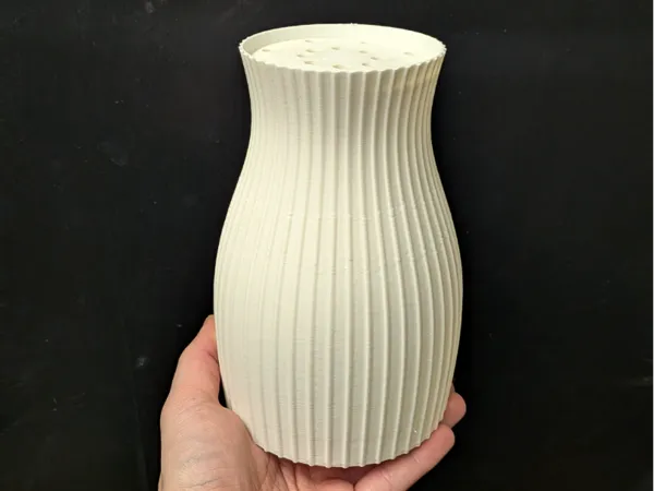 Vase élégant pour fleur en briques