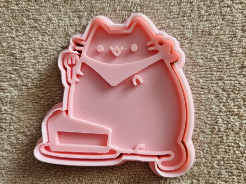Pusheen with apple pie - cookie cutter