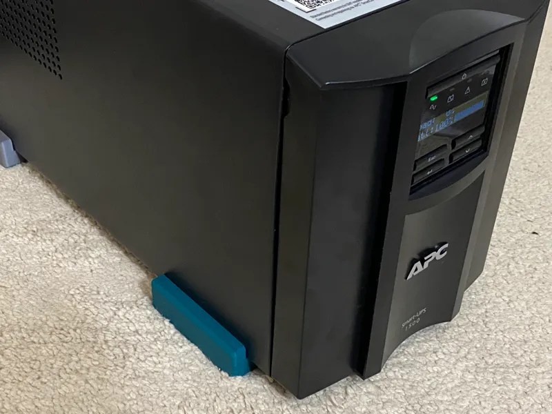 APC Smart UPS 1500VA carpet slider SMT1500C