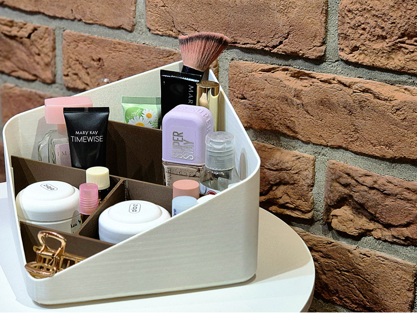Corner modern organizer - Style and elegant