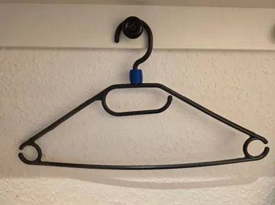 Clothes hanger marker