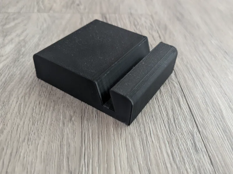 Dutch tile holder