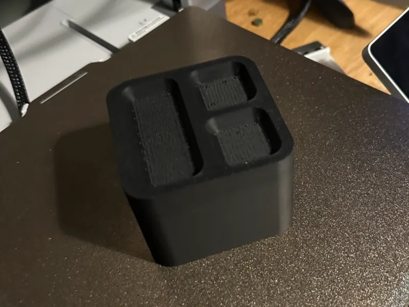 magnetic swivel box