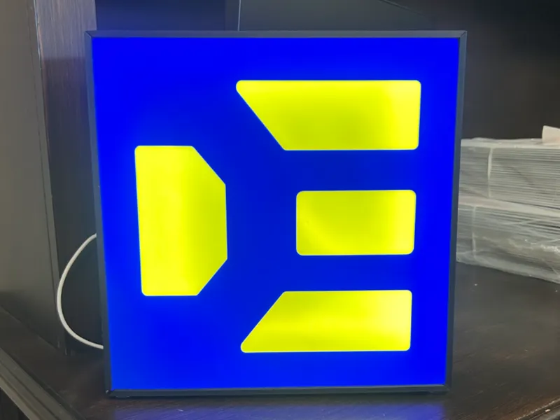 Dungan Engineering Light Box