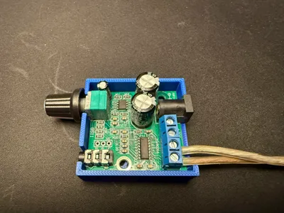 Case for DC 12V 25W subwoofer amp "GS11"