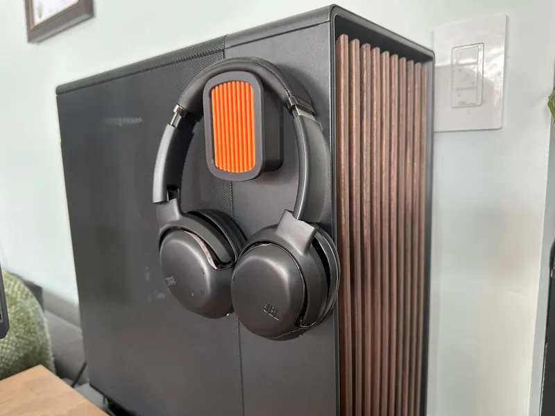 Magnetic Headphone Mount