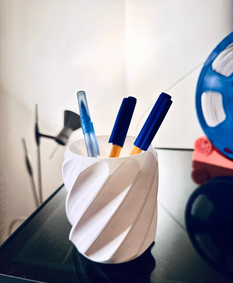 Another Spiral Pot / Planter / Penholder