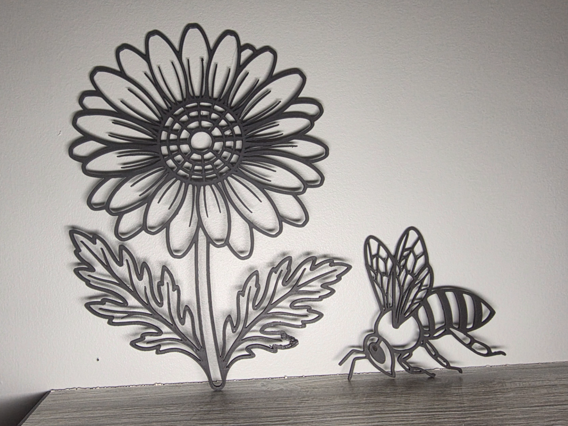 Daisy and Bee Wall Art Decor