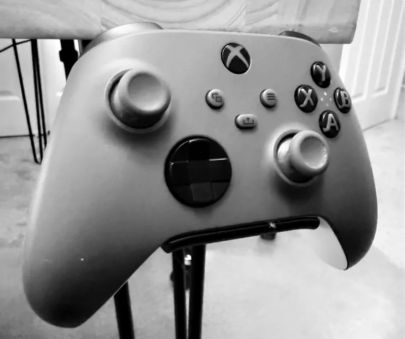 Xbox Controller Under Desk Mount