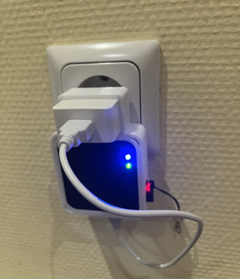 Blink Sync Module 2 DE Germany wall plug Holder