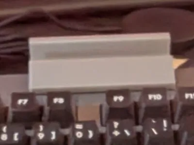 Logitech g613 Phoneholder
