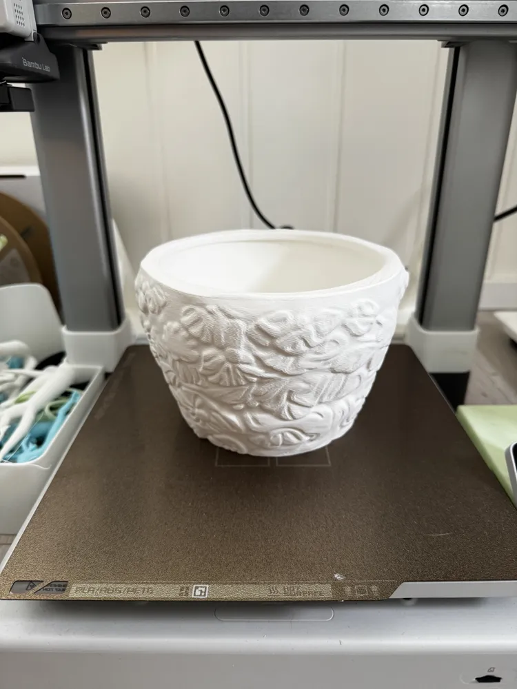 Floral flower pot - Medium size - Free 3D Print Model - MakerWorld
