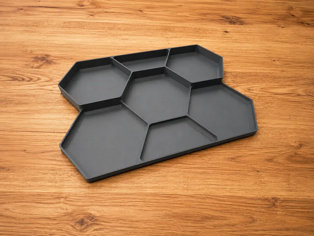 Organizador: Hexagon Parts Organizer Tray – Screws & Hardware. Referencia del modelo original.