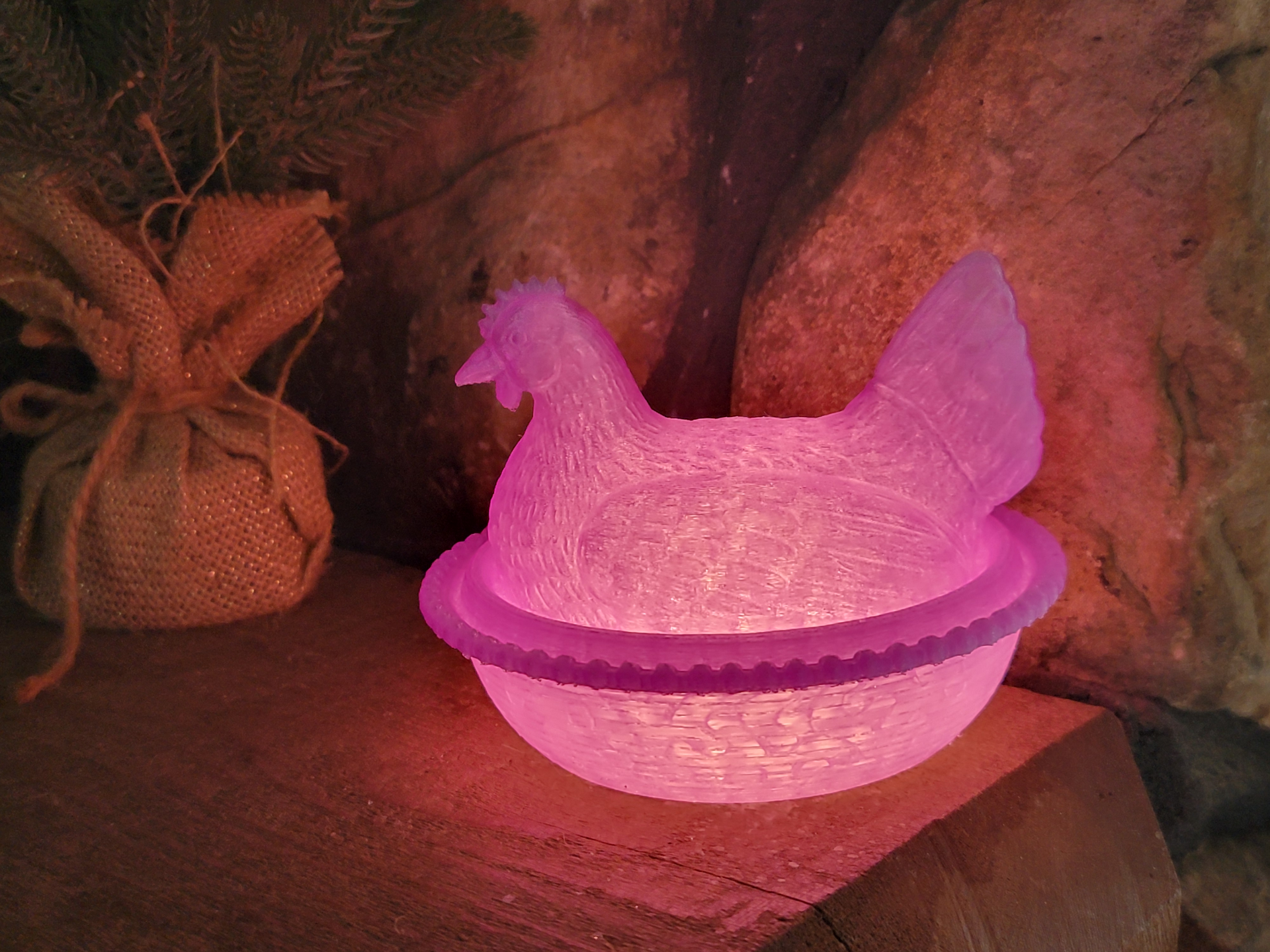Sitting Hen Lamp - Iconic Glass Hen on Nest Design